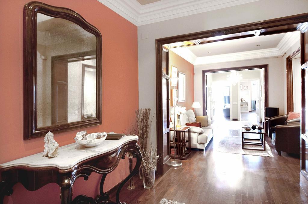 You Stylish The Most Luxury Apartment Barcelona Exterior photo